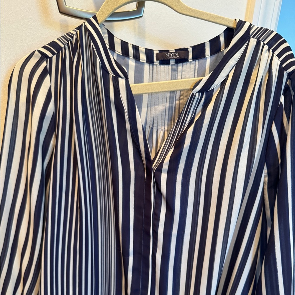 Short sleeve NYDJ long sleeve top